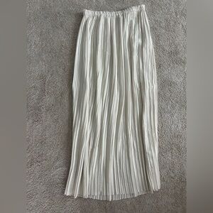 Banana Republic Cream Pleated Skirt